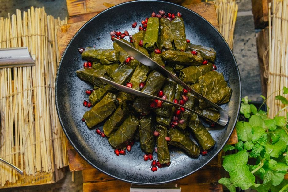 yaprak sarma tarifi: zeytinyağlı ve etli seçenekler ile ilgili görsel